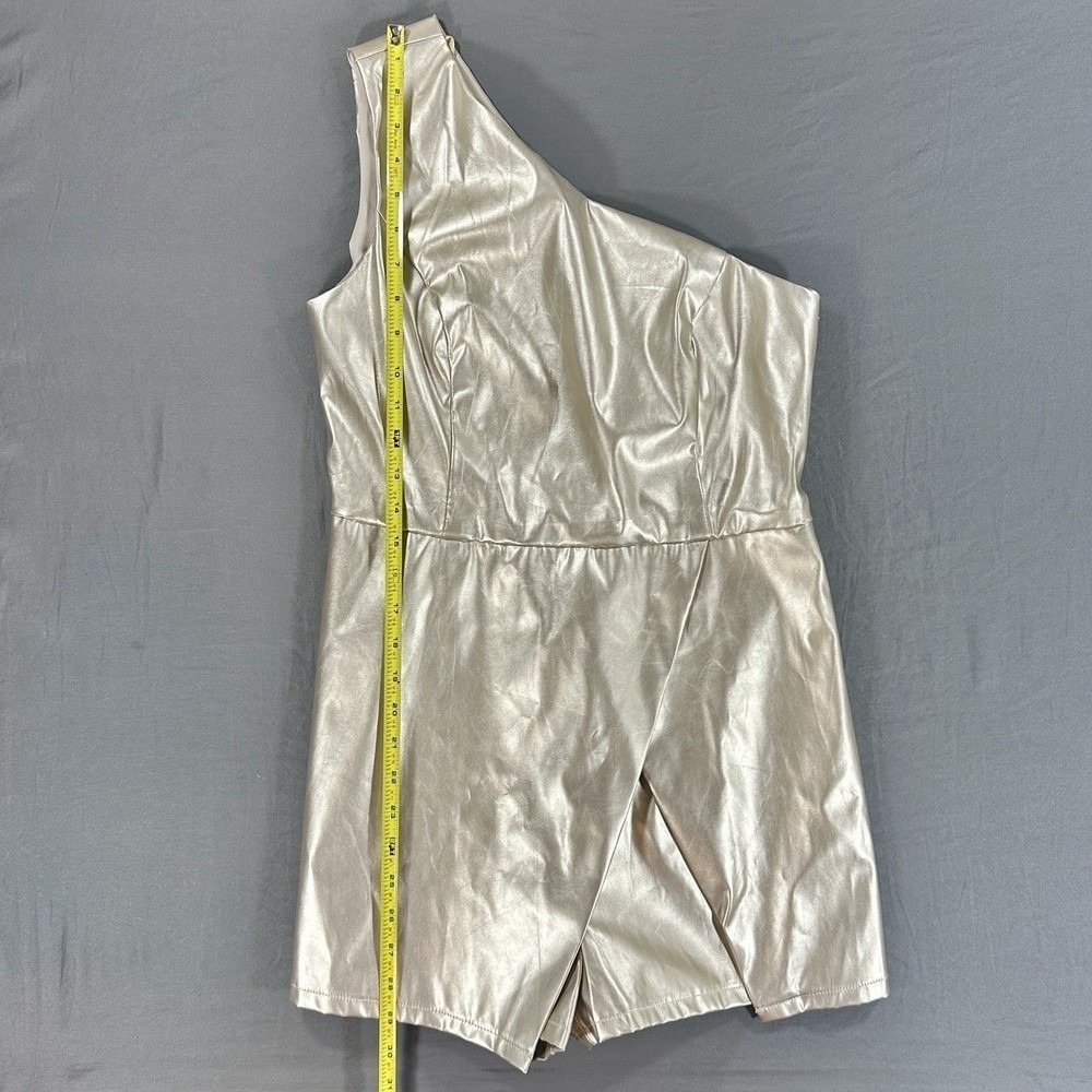 One-Shoulder Metallic Silver Romper - Picture 7 of 11